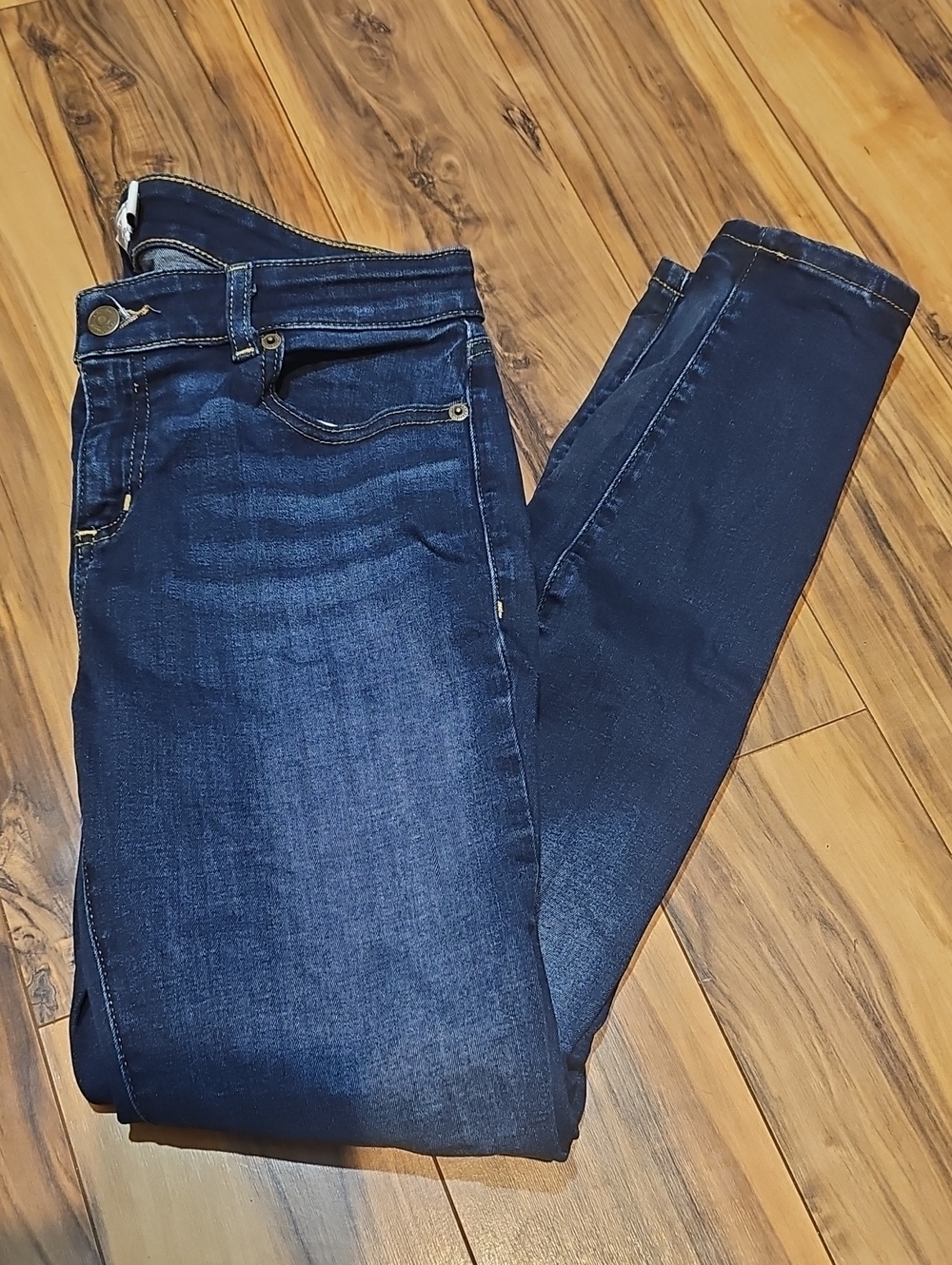 Vineyard Vines Dark Indigo Women’s Size 8 Skinny Jeans